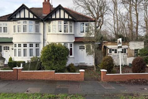 Attractive semi¿detached home with classic bay ...