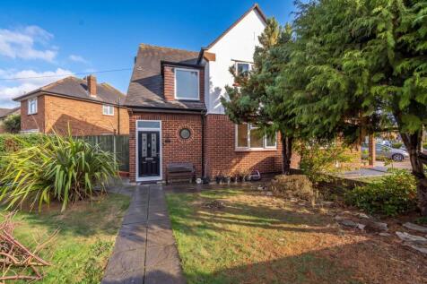 132 Southville Crescent Feltham TW14 8AW-3.jpg