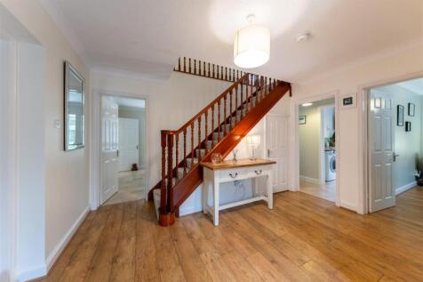 17 Woodham Close-025.jpg