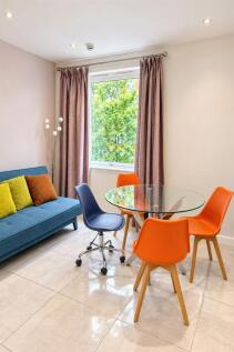 New Providence Wharf, Blackwall Way, E14 photo 2