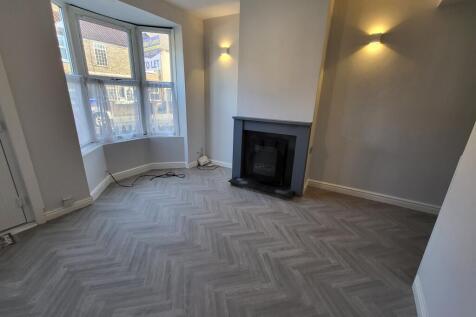 72 Beaver Road photo 3