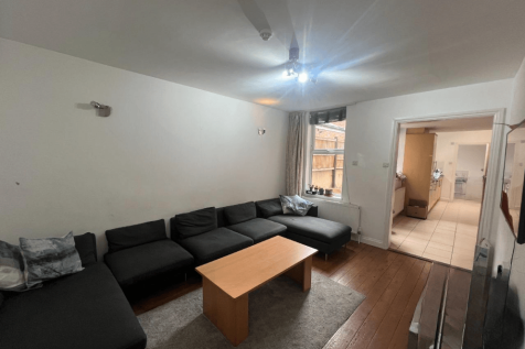 6 Bedroom terraced house - HMO