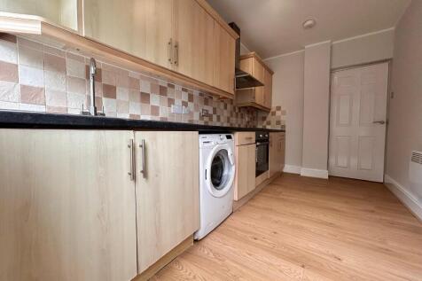 Bristol Road South, Birmingham, B31 photo 4