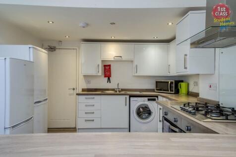Kitchen/ Living Room