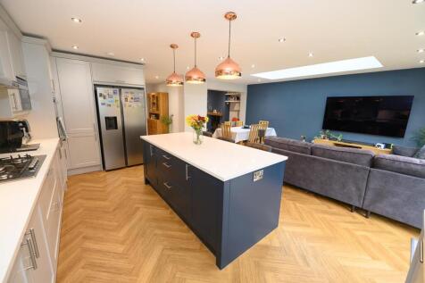 Kitchen-family room.jpg