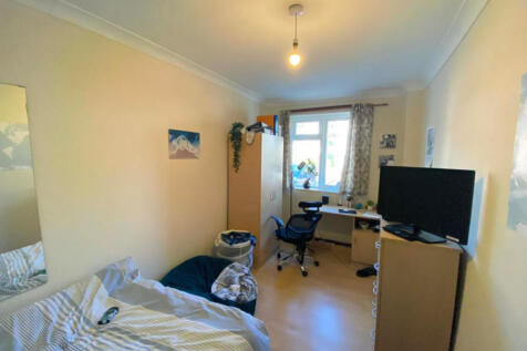 Student Property - Sirdar Road photo 5