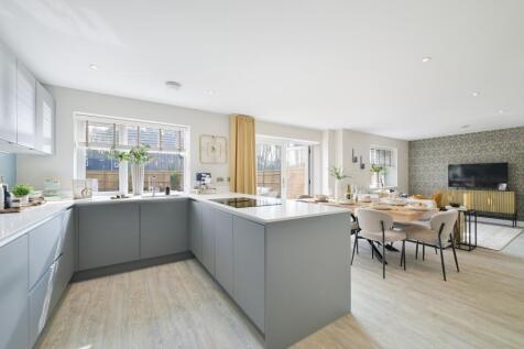 Kitchen / Dining
