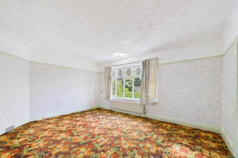 CAM02386G0-PR0142-STILL031