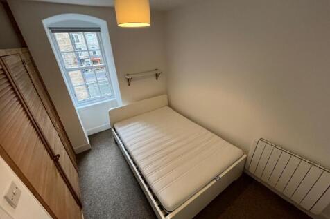 Bedroom_1