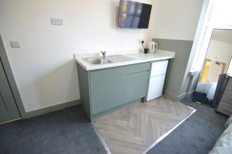 Chantry Lane, Grimsby photo 3