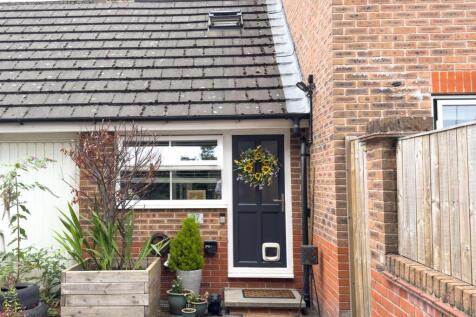 Playroom Door &amp; Driveway.jpg