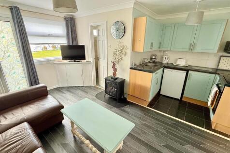 Open Plan Living Room/Dining Area