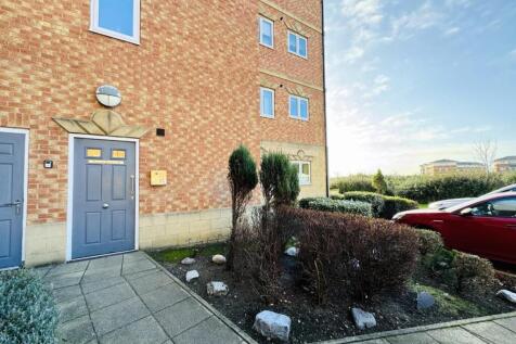 ENTRANCE TO APARTMENTS