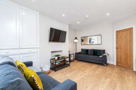 Burchett Place, Leeds photo 4