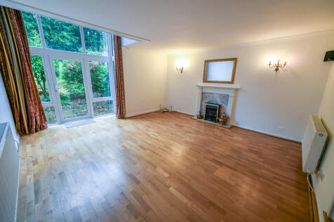 Oakdale Court, Grey Road , Altrincham photo 3