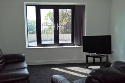 3 Bedroom Flat in PR1 3AF