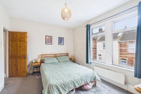 14 - Two-bedroom terraced house for Auction, Bedmi