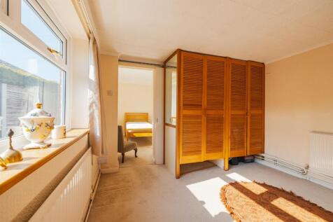 13 Waterford Dr-21.jpg