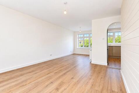 Lammas Court, Windsor, Berkshire, SL4 photo 4