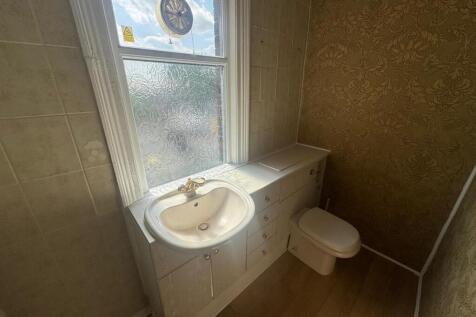 Commercial Property to rent Image 5