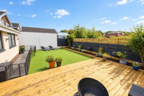 Rear Garden 1.jpg