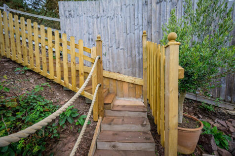 Steps to Decking ...