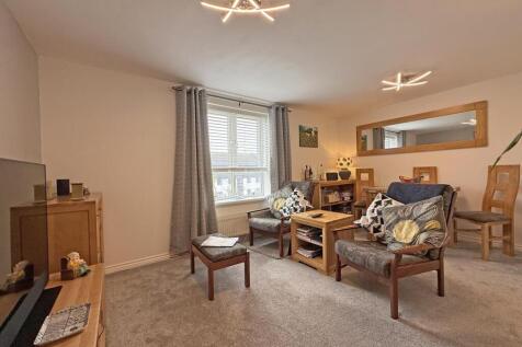 Beacon Park Road 257c - Living Room 2.jpg