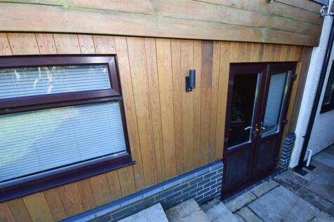 Rear_side access into garage.jpg