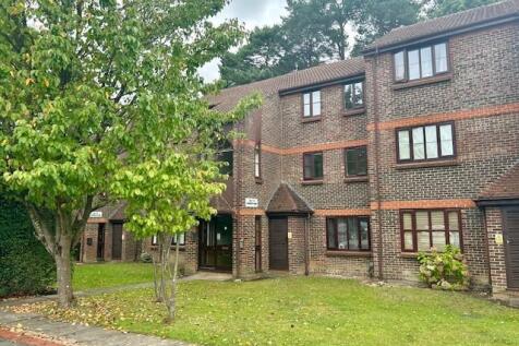 10 Townsend Close front.jpg