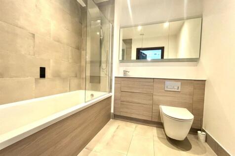 Family Bathroom.jpeg