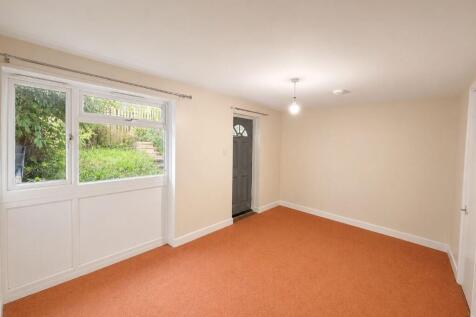 Moorville Close, Leeds, West Yorkshire, LS11 photo 4