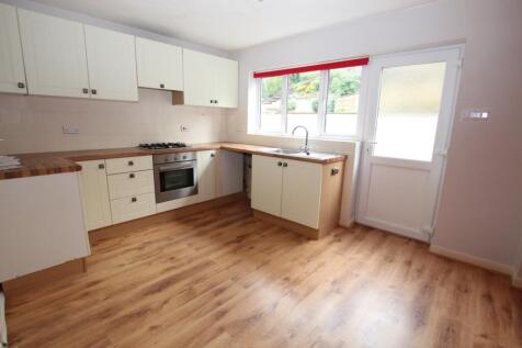 Wheelers Road, Midsomer Norton, Radstock, BA3 photo 3