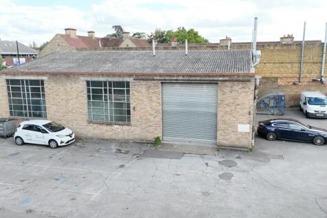 Rear shutter