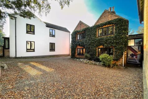 Exterior front and lobby