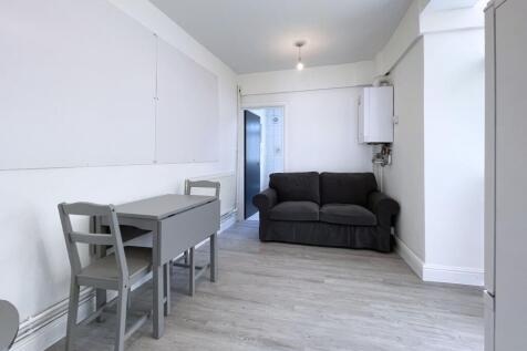 Living/Kitchen Area