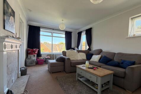 Holly Court, Storrington, RH20 photo 4