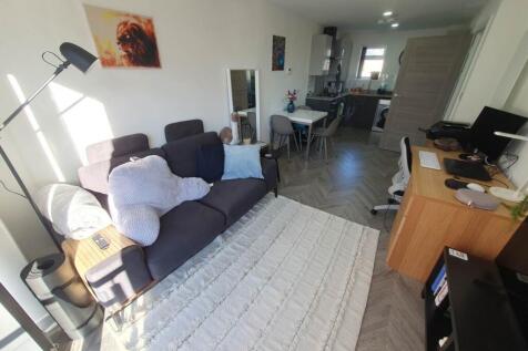 Living area (2)