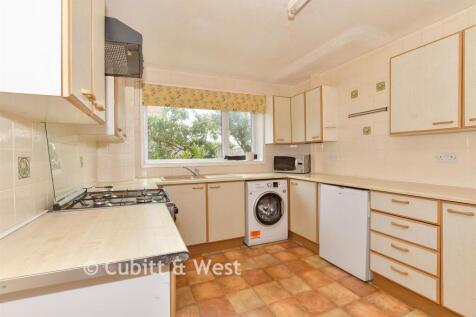 Kitchen/ Dining Room