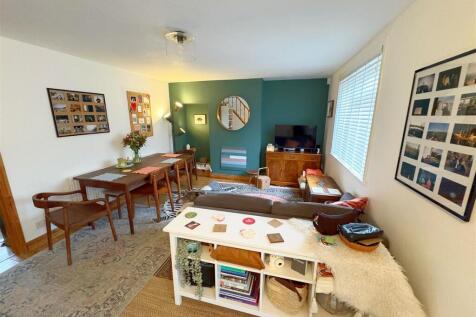 Lounge_Dining room.jpg