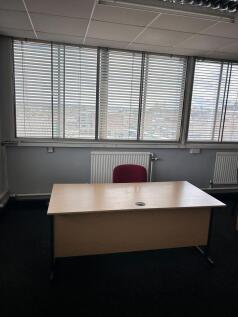 Office to rent Image 5