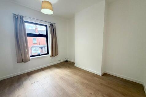 Albert Street, Newcastle-Under-Lyme, ST5 photo 3
