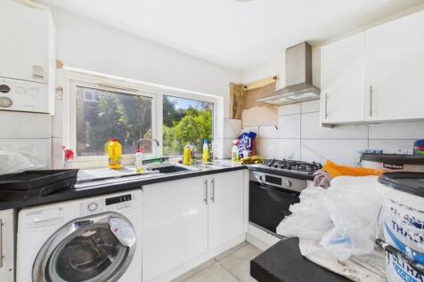 CAM03151G0-PR0042-STILL010