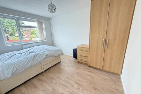 Hunts Cross Avenue, Liverpool, Merseyside. L25 8QS photo 5