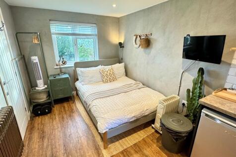 1 Penmerrin Court Ground Floor Bedroom