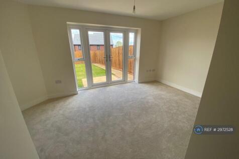 Clydesdale Avenue, Newcastle-Under-Lyme, ST5 photo 3
