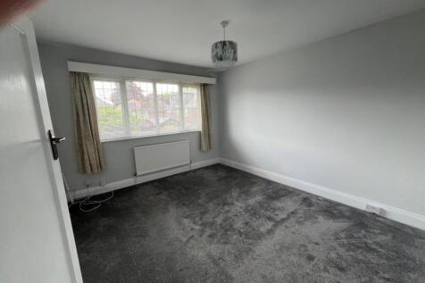 Sandown Drive, Sale, M33 4PF photo 5