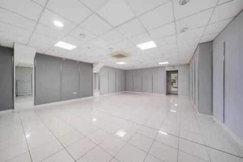 Retail Property (high street) to rent Image 7