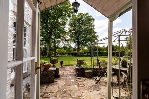 Kitchen/ Breakfast Room