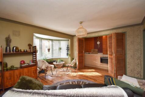 Living room &amp; Kitchen
