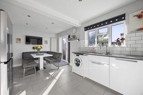 Uxbridge, UB8 - property photo